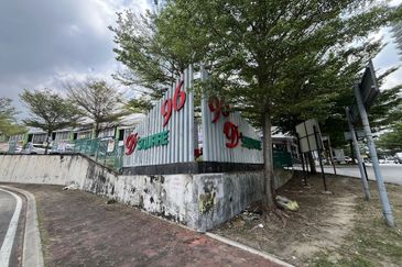 D Square @ Bandar Damai Perdana