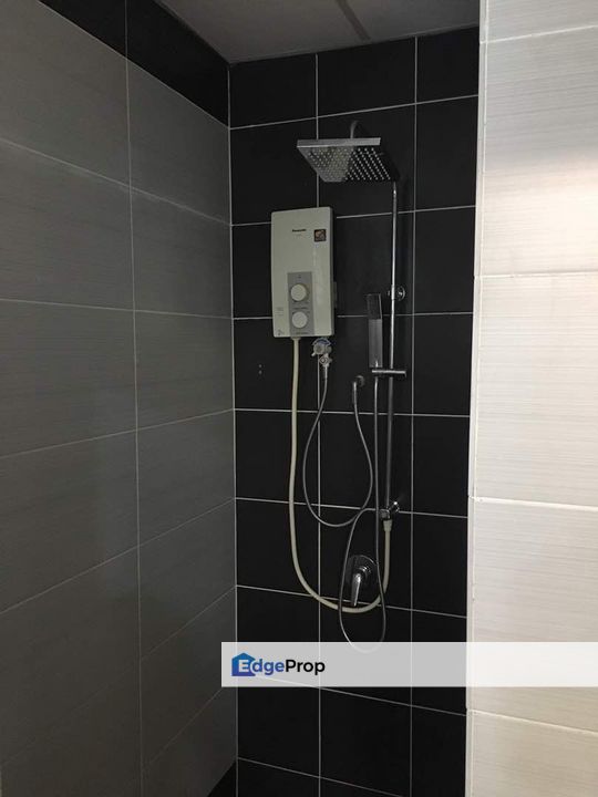 Green Terrain,beside shop lot,Freehold, side by side carpark,Renovated, Selangor, Batu 9th Cheras