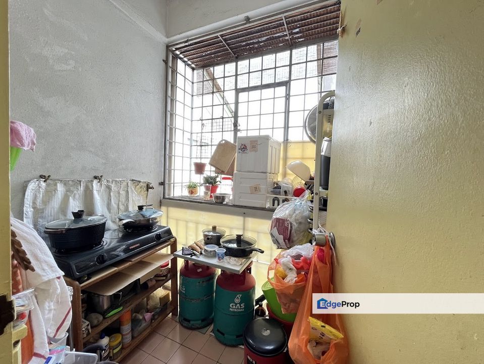 Freehold Waja Apartment Cheras with Gated and Guarded, Selangor, Cheras