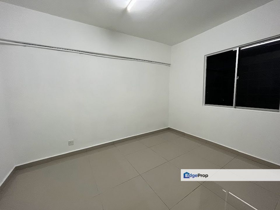 Segar Apartment,near by Taman Yulek and Leisure Mall, Freehold, Kuala Lumpur, Cheras