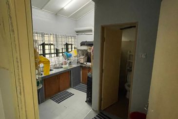 SL7, Bandar Sungai Long