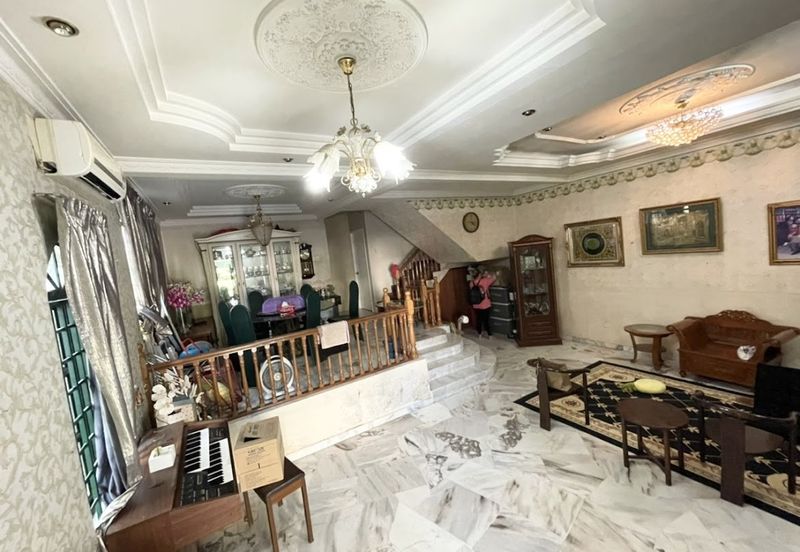 SL7, Bandar Sungai Long