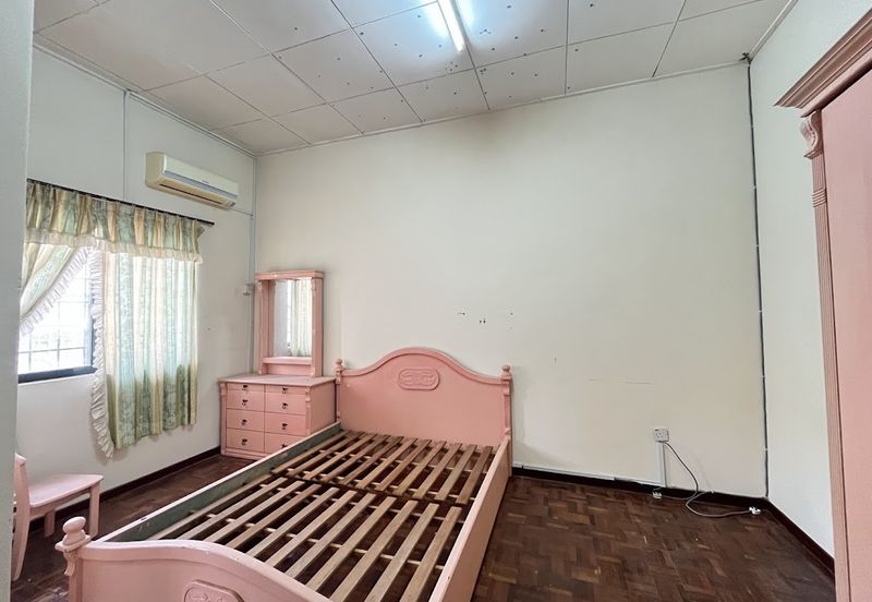 SL 4, Bandar Sungai Long