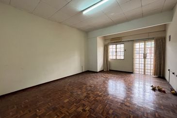 SL 4, Bandar Sungai Long