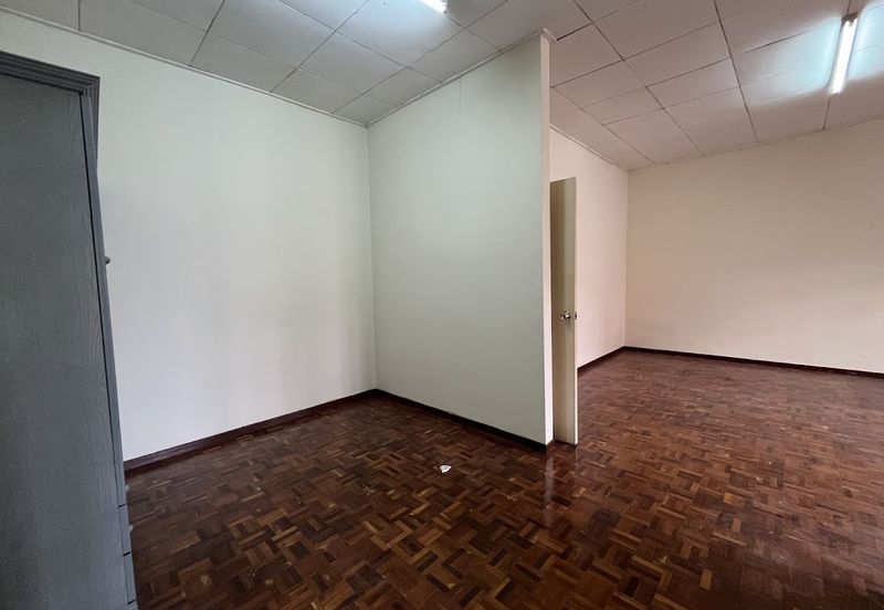 SL 4, Bandar Sungai Long