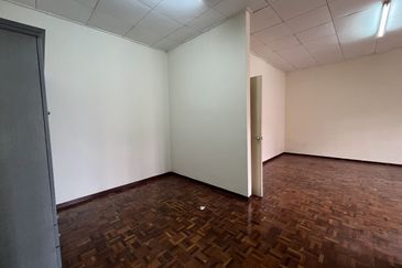 SL 4, Bandar Sungai Long