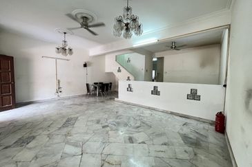 SL 4, Bandar Sungai Long