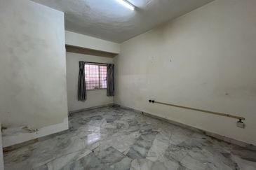 SL 4, Bandar Sungai Long