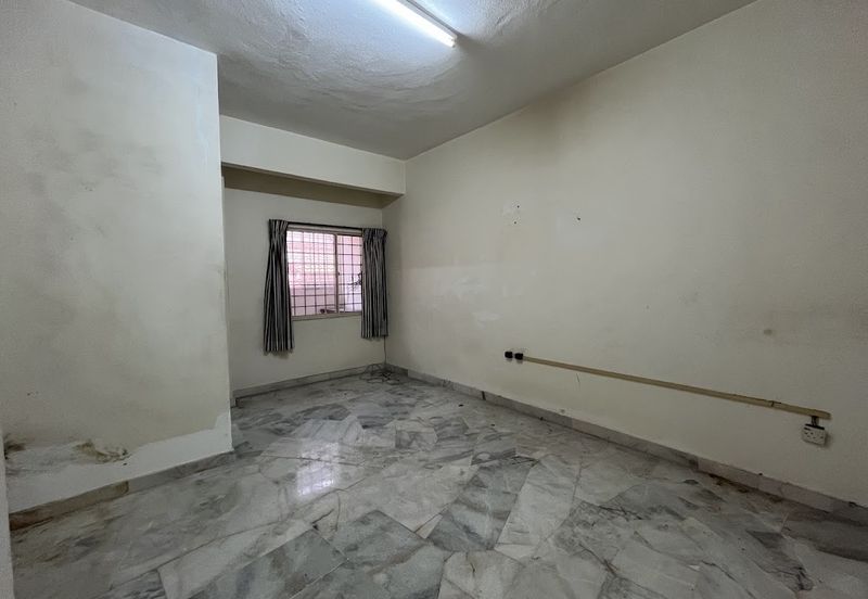 SL 4, Bandar Sungai Long