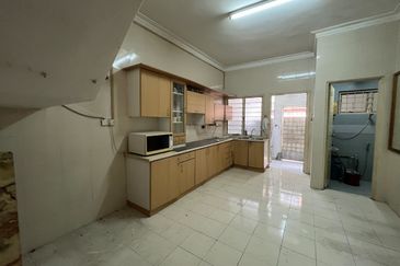 SL 4, Bandar Sungai Long