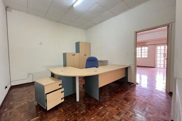 SL 4, Bandar Sungai Long