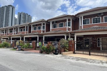 SL 4, Bandar Sungai Long