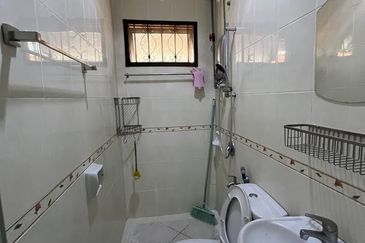 Bandar Tun Hussien Onn,2 Sty Superlink [25x75]Gated & Guarded