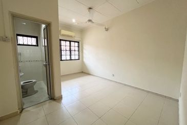 Bandar Tun Hussien Onn,2 Sty Superlink [25x75]Gated & Guarded