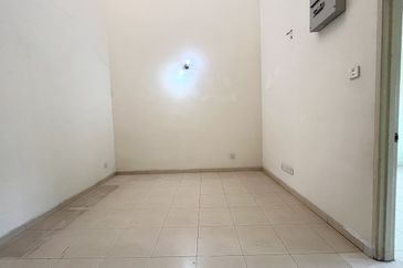 Bandar Tun Hussien Onn,2 Sty Superlink [25x75]Gated & Guarded