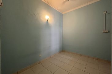 Bandar Tun Hussien Onn,2 Sty Superlink [25x75]Gated & Guarded