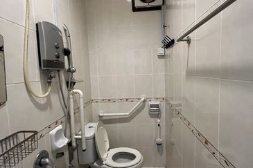 Bandar Tun Hussien Onn,2 Sty Superlink [25x75]Gated & Guarded