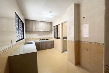 Bandar Tun Hussien Onn,2 Sty Superlink [25x75]Gated & Guarded