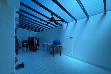 Cheras Vista 4, 3 Sty Semi D,Freehold,CORNER, Fully reno up to 1 Mil