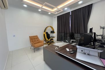 Cheras Vista 4, 3 Sty Semi D,Freehold,CORNER, Fully reno up to 1 Mil