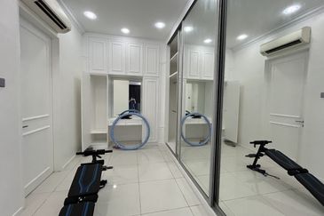 Cheras Vista 4, 3 Sty Semi D,Freehold,CORNER, Fully reno up to 1 Mil