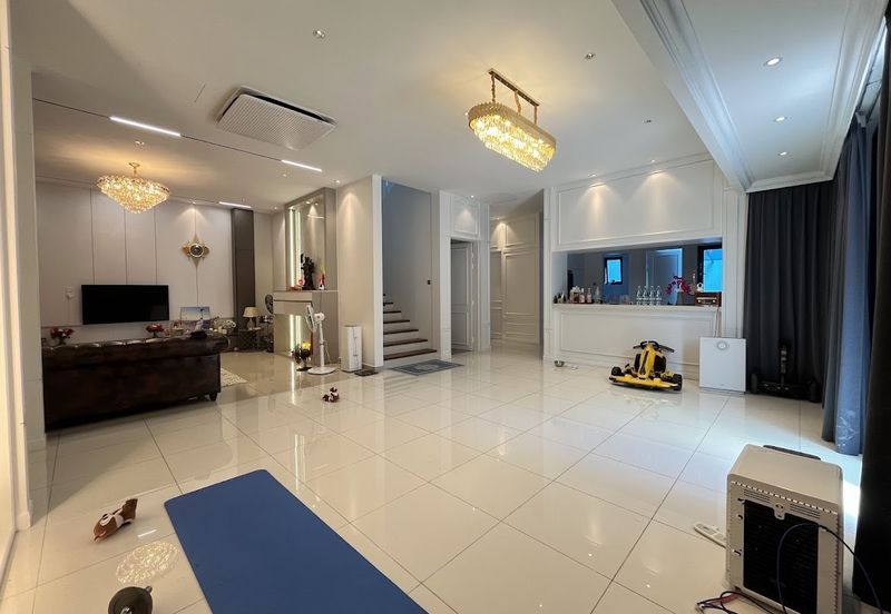 Cheras Vista 4, 3 Sty Semi D,Freehold,CORNER, Fully reno up to 1 Mil