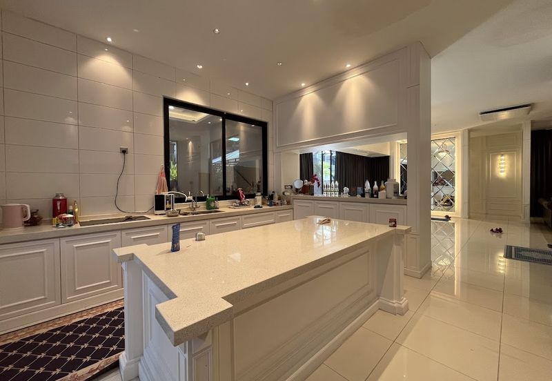 Cheras Vista 4, 3 Sty Semi D,Freehold,CORNER, Fully reno up to 1 Mil