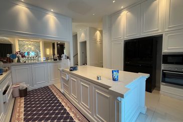 Cheras Vista 4, 3 Sty Semi D,Freehold,CORNER, Fully reno up to 1 Mil