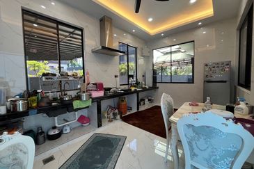 Cheras Vista 4, 3 Sty Semi D,Freehold,CORNER, Fully reno up to 1 Mil