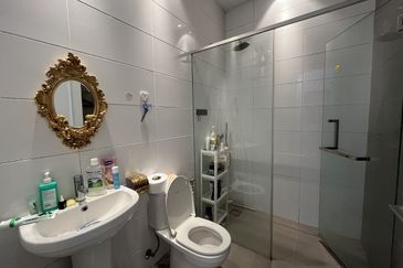 Cheras Vista 4, 3 Sty Semi D,Freehold,CORNER, Fully reno up to 1 Mil