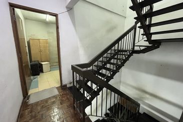 Jalan Bunga Kemboja 3