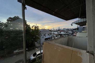 Jalan Bunga Kemboja 3