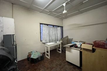 Jalan Bunga Kemboja 3