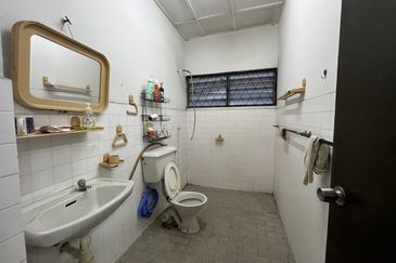 Jalan Bunga Kemboja 3