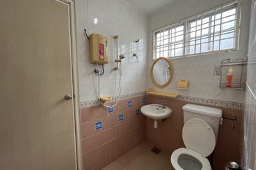 Taman Bukit Permai 2,Double Storey,Fully furnish[20x65]Near highway