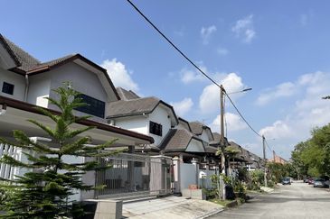 SL 4, Bandar Sungai Long