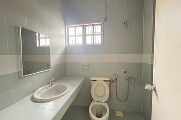 SL 4, Bandar Sungai Long