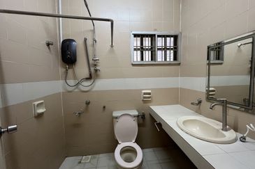 SL 4, Bandar Sungai Long