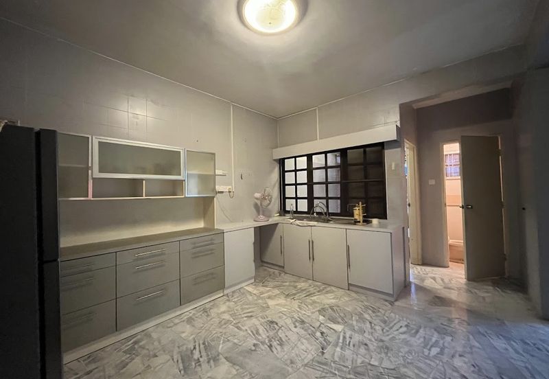 SL 4, Bandar Sungai Long