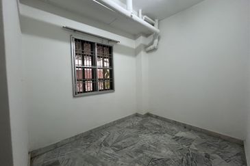 SL 4, Bandar Sungai Long