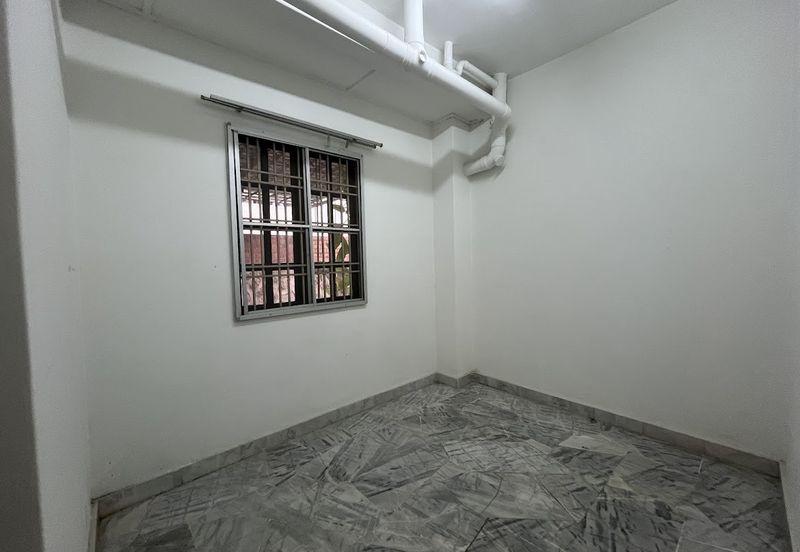 SL 4, Bandar Sungai Long