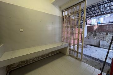 SL 4, Bandar Sungai Long