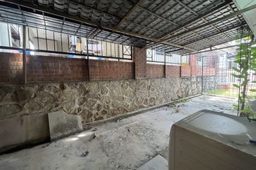 SL 4, Bandar Sungai Long