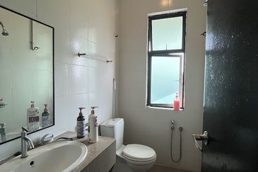 Avenue 2, Lake Valley