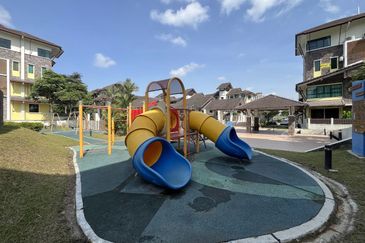 Avenue 2, Lake Valley