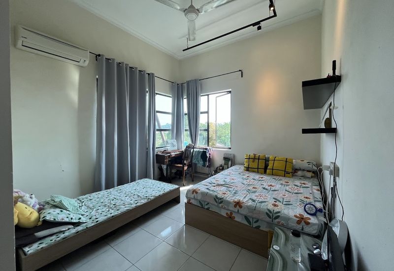 Avenue 2, Lake Valley