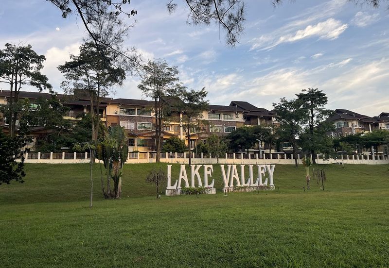 Avenue 2, Lake Valley