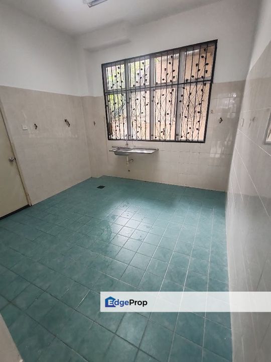 Taman Lagenda Mas,G floor Townhouse, Freehold,2 car park, Selangor, Batu 9th Cheras