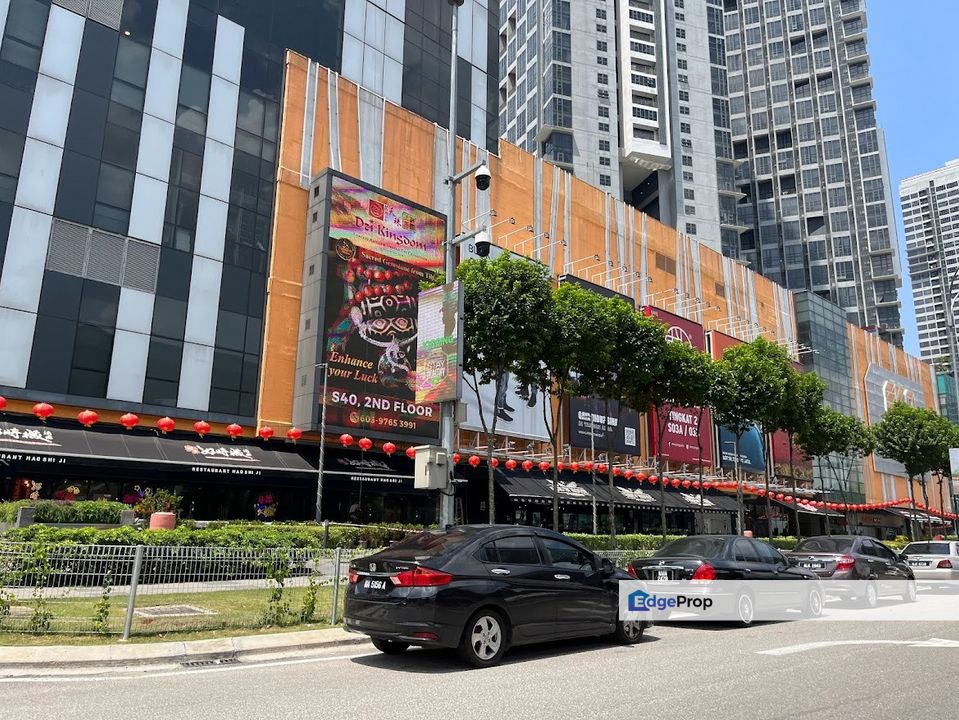 Taman Desa Aman 3 Storey Shop lot,Freehold[22x75] beside Leisure mall, Kuala Lumpur, Cheras