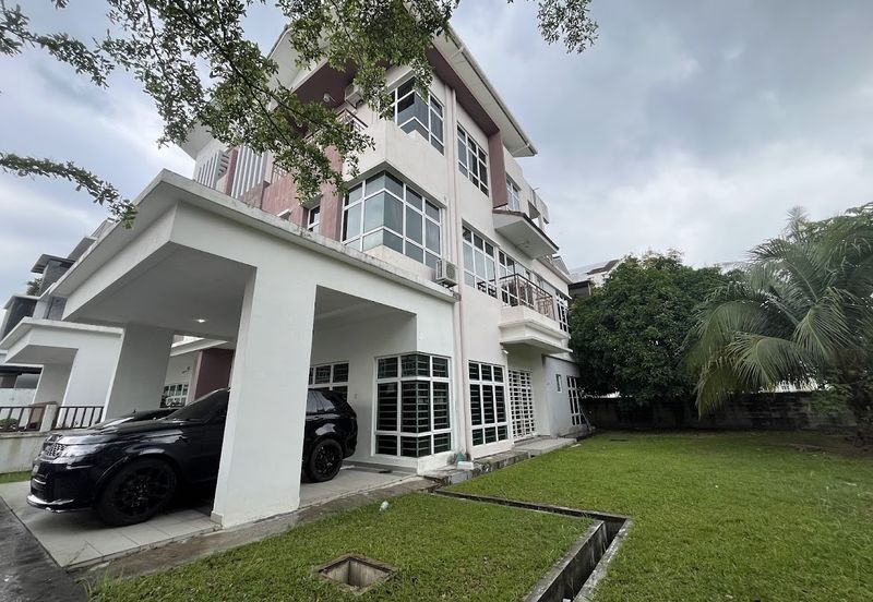 Avenue 4 @ Lake Valley , 3 Sty Semi D [40x80] CORNER,Partly furnish